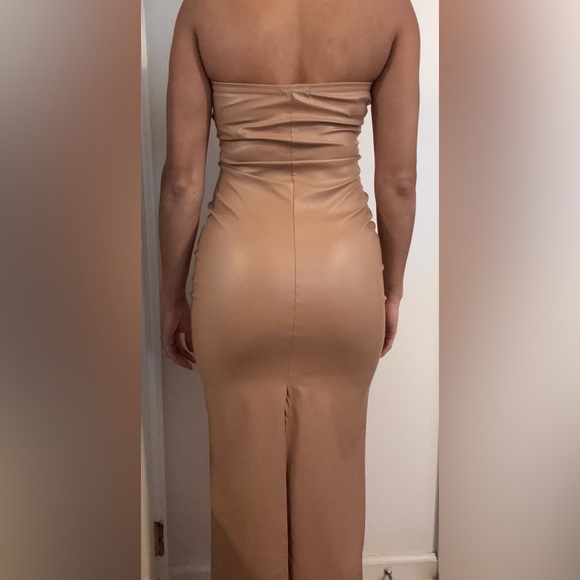 PrettyLittleThing Tan Strapless Dress - Picture 2 of 4